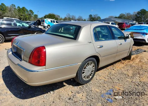 2010 Lincoln Town Car Signature Limited from USA, damaged, VIN 2LNBL8CV8AX750184